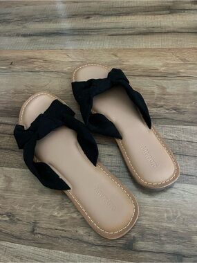 Old Navy Black Knot-Detail Slide Sandals with Tan Footbed